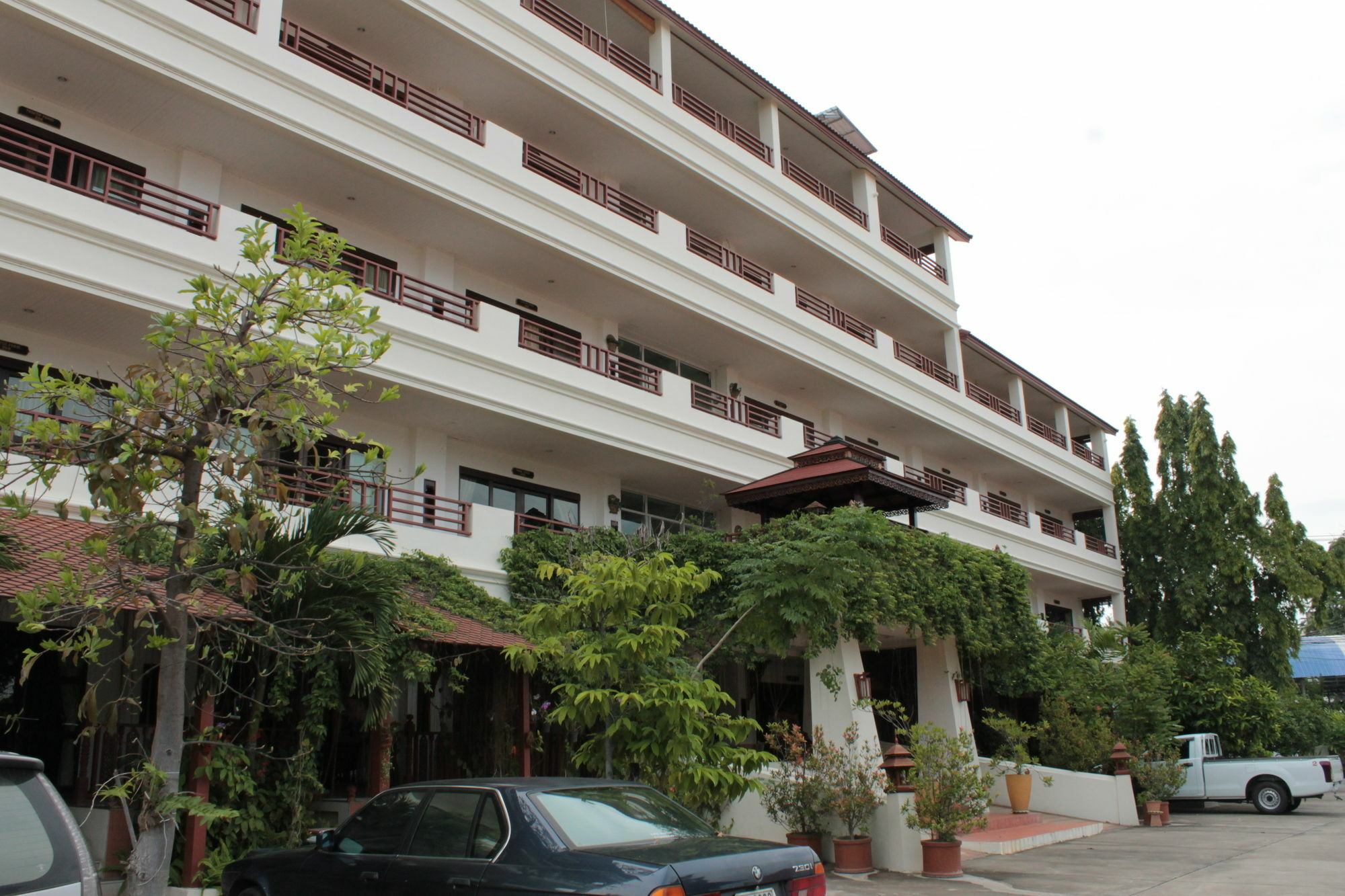 Flora House Hotel Chiang Mai Exterior photo