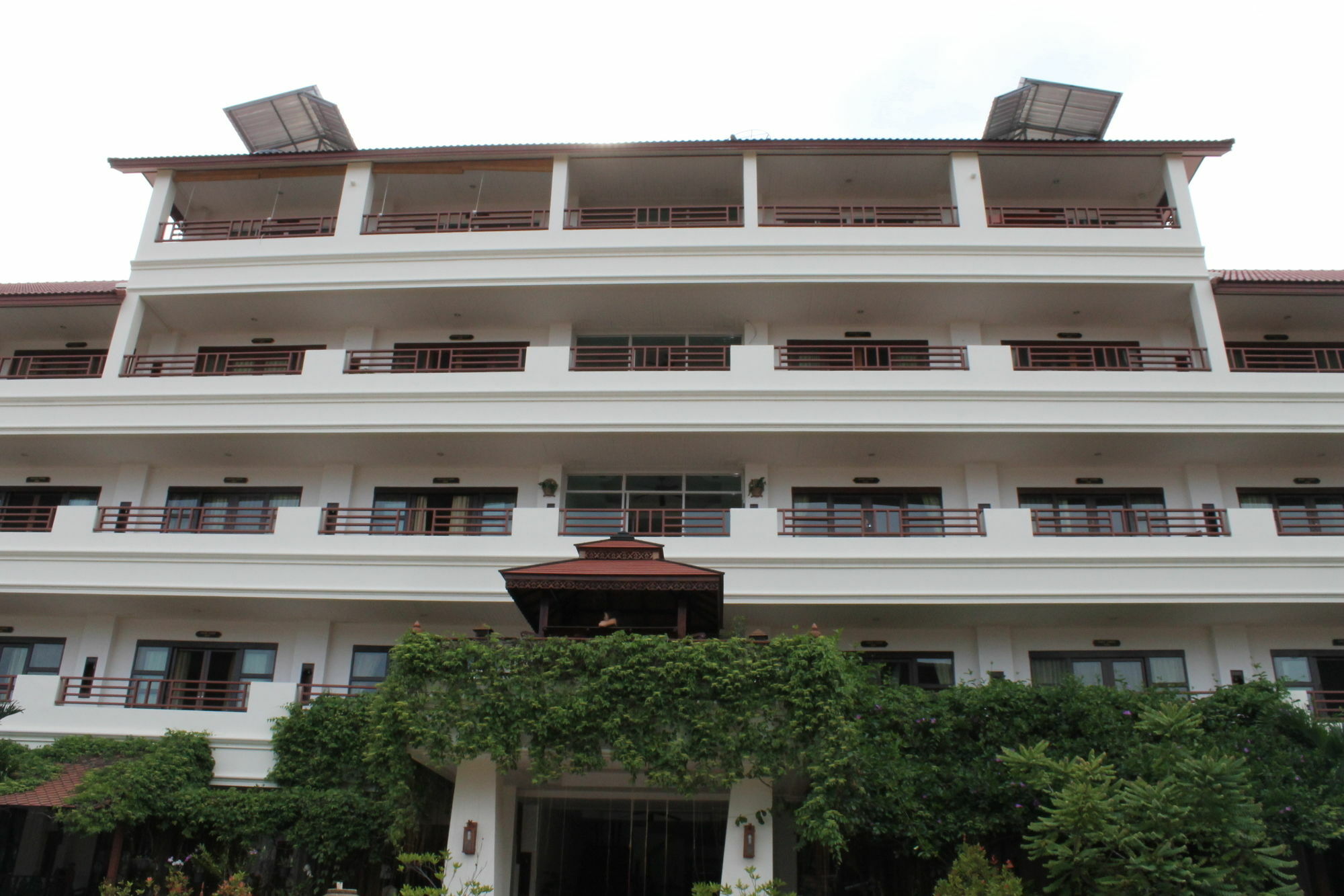 Flora House Hotel Chiang Mai Exterior photo